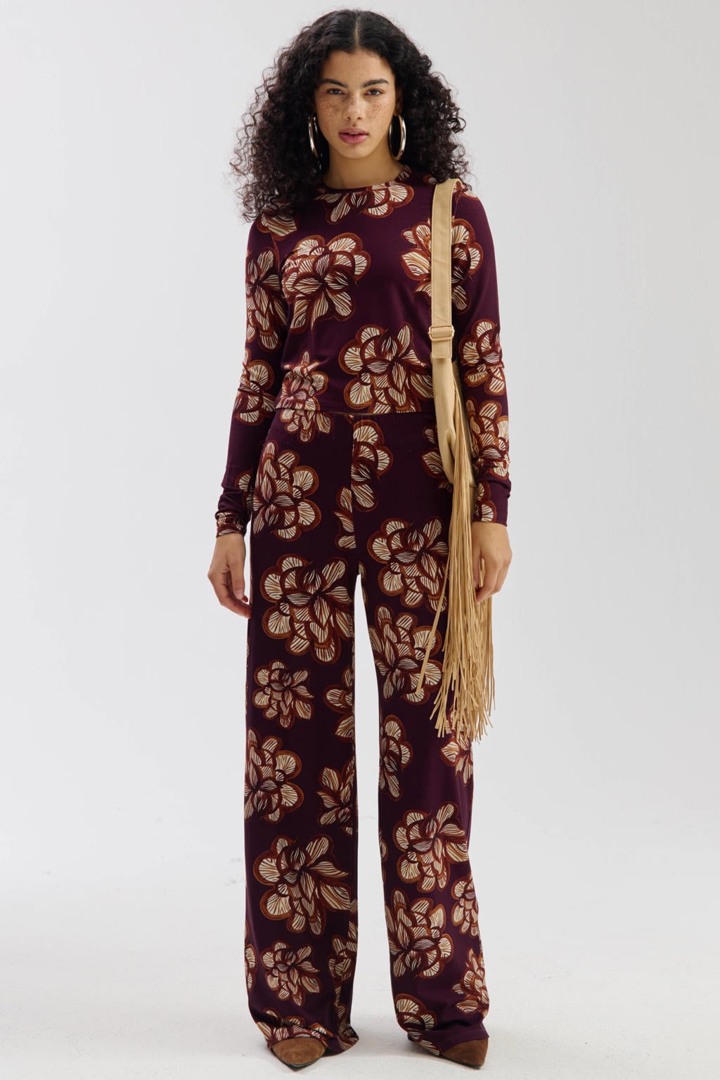 Bruine dames HARPER & YVE gebloemde top van viscose met lange mouwen en ronde hals