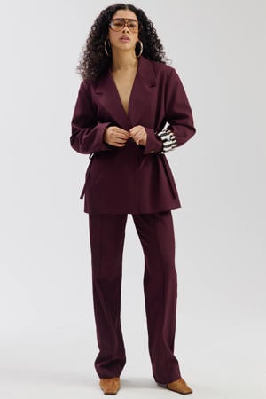getailleerde blazer roodbruin
