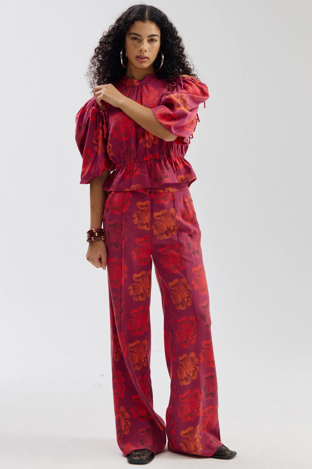 Roodbruine dames HARPER & YVE gebloemde peplum top bruin van viscose met driekwart mouwen en ronde hals