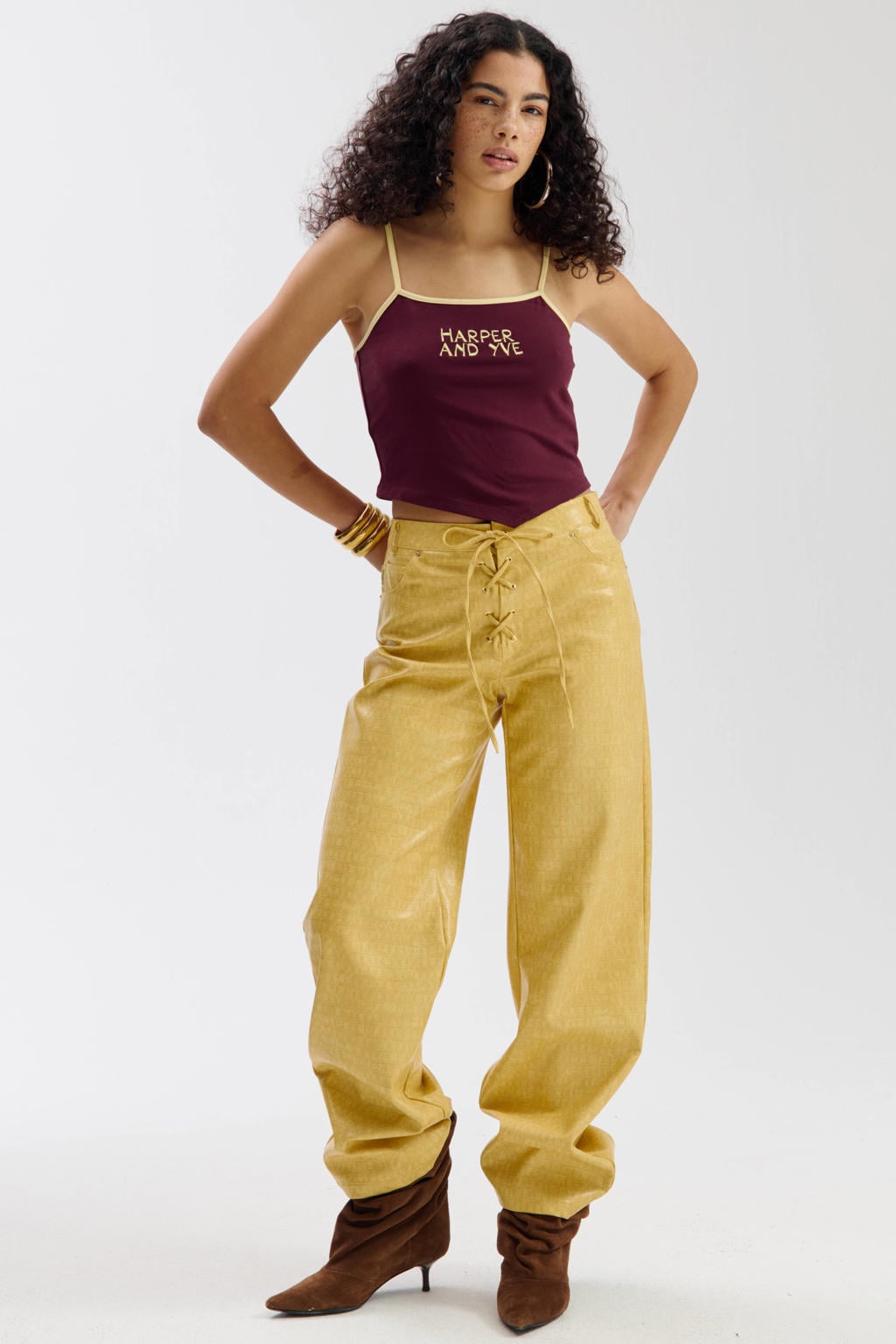 Gele dames HARPER & YVE imitatieleren wide leg regular waist broek met striksluiting en dierenprint