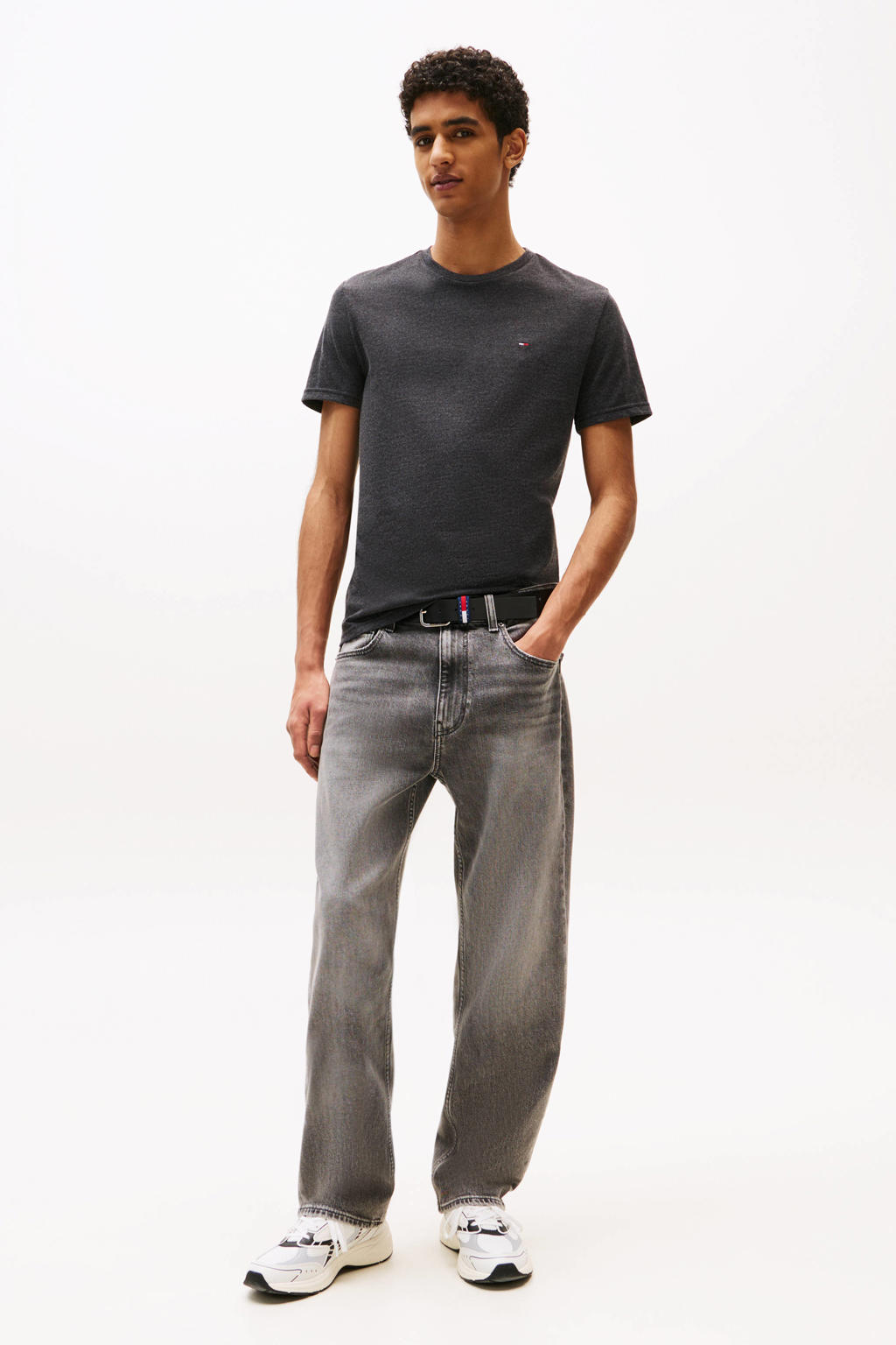 Antraciete heren Tommy Jeans slim T-shirt van katoen met melée print, korte mouwen en ronde hals