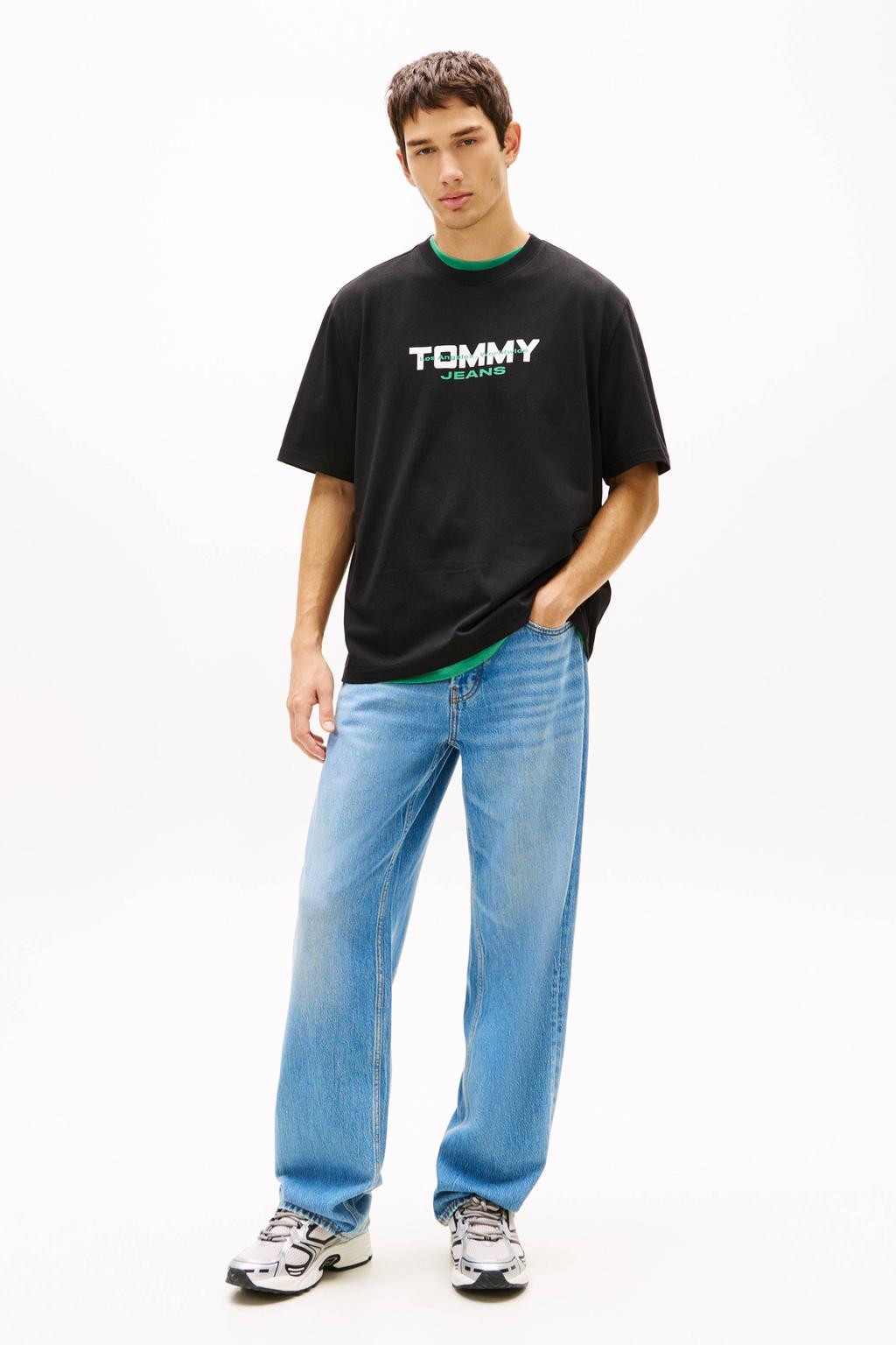 Zwarte heren Tommy Jeans regular T-shirt van katoen met logo dessin, korte mouwen en ronde hals