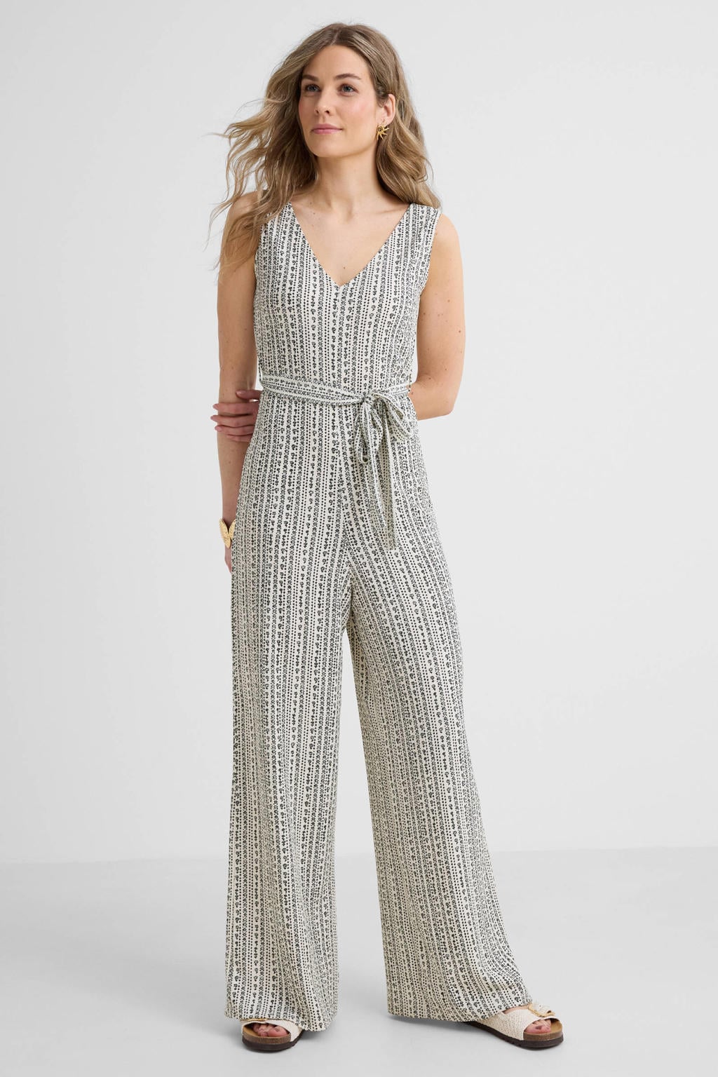 Anytime jumpsuit met all-over bloemenprint wit