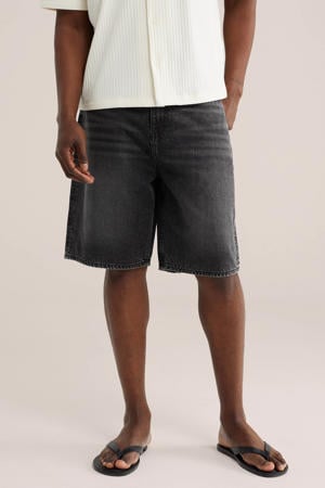 Loose short black denim
