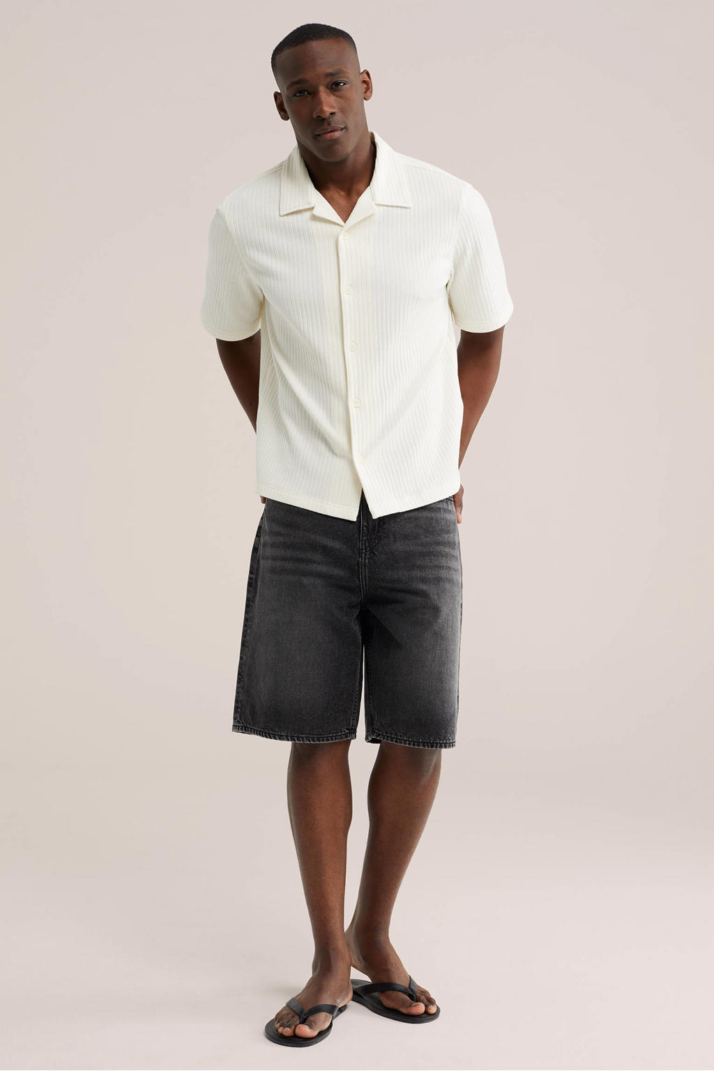 WE Fashion Blue Ridge Loose short black denim