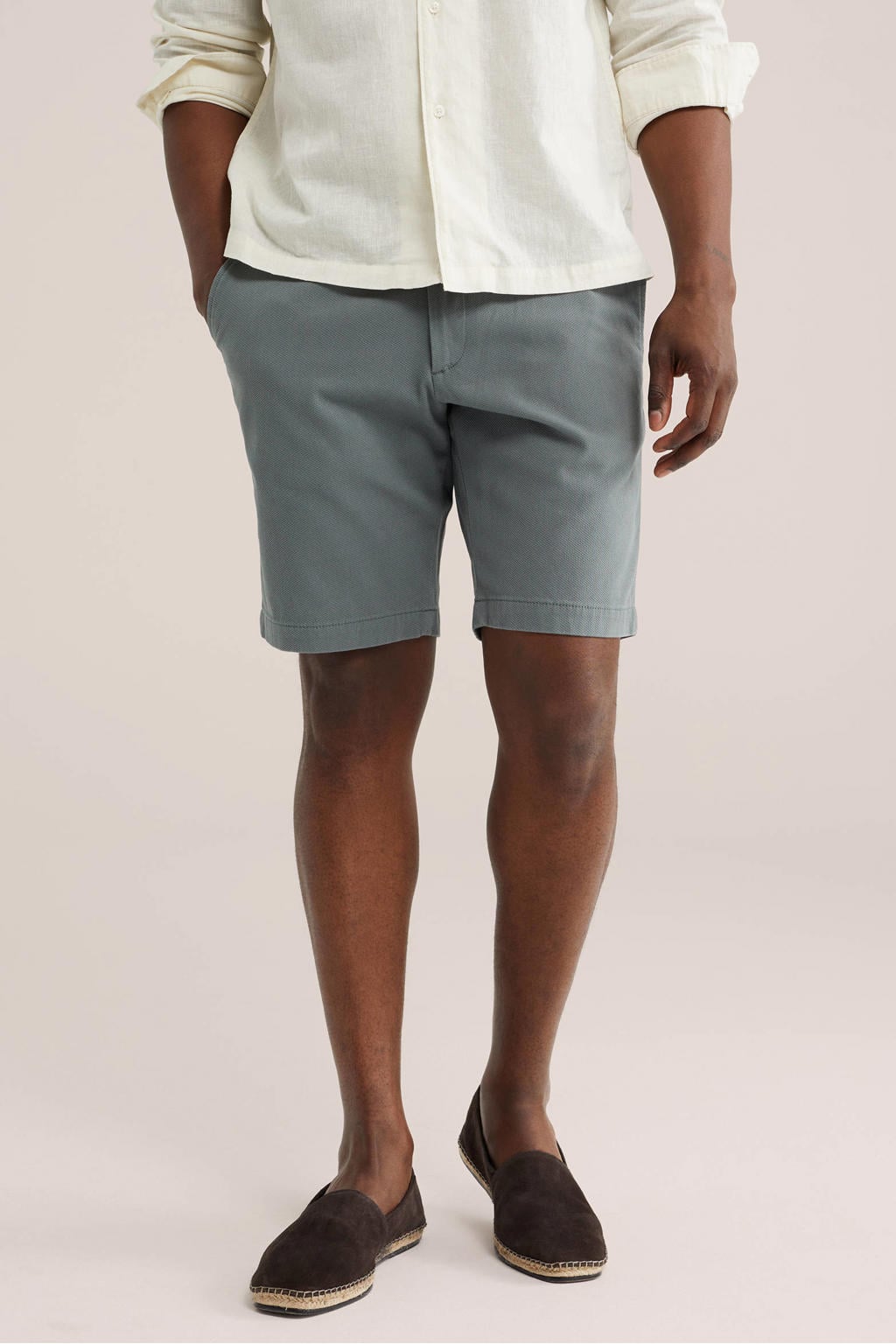 WE Fashion regular chino short groen