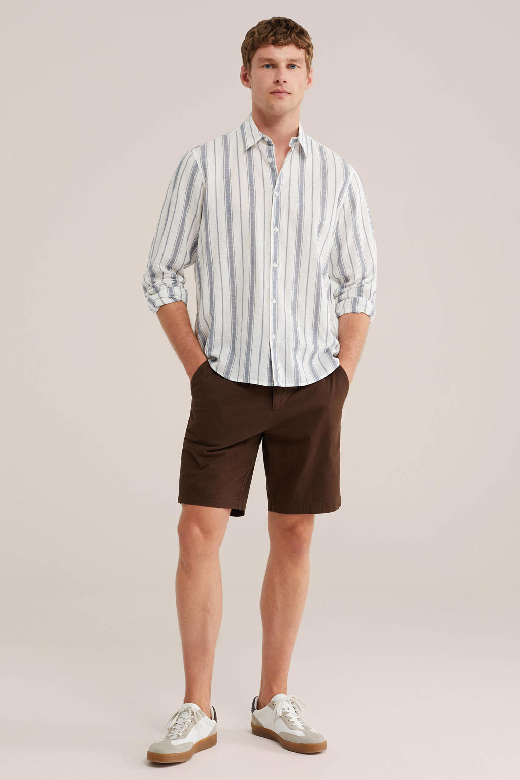 WE Fashion regular chino short