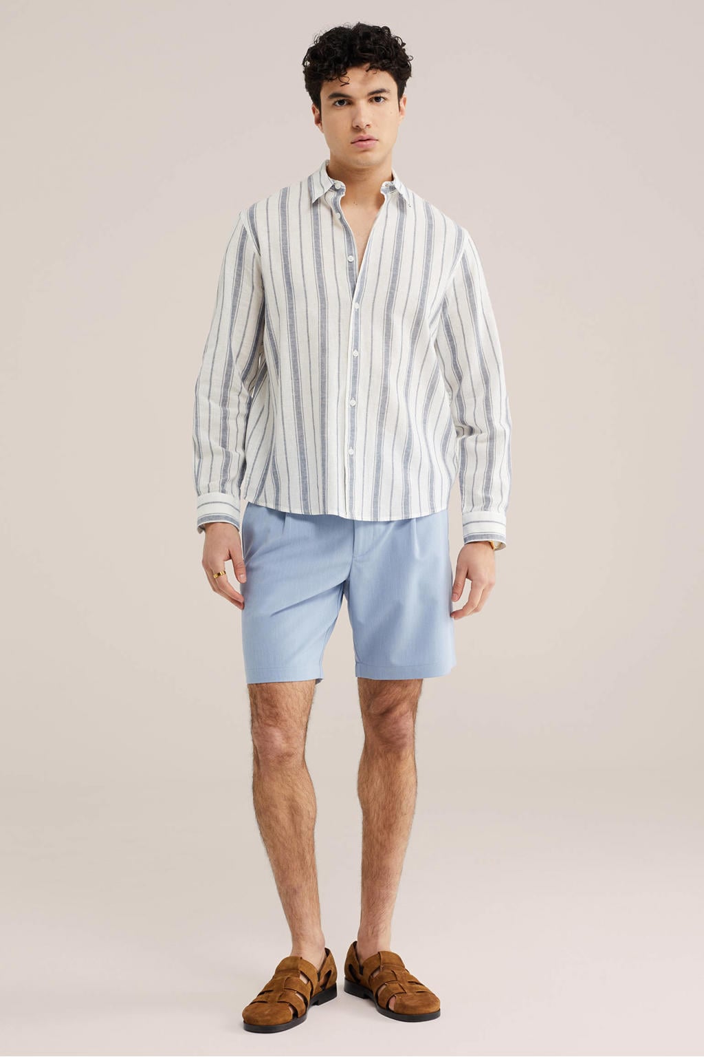 WE Fashion chino short lichtblauw