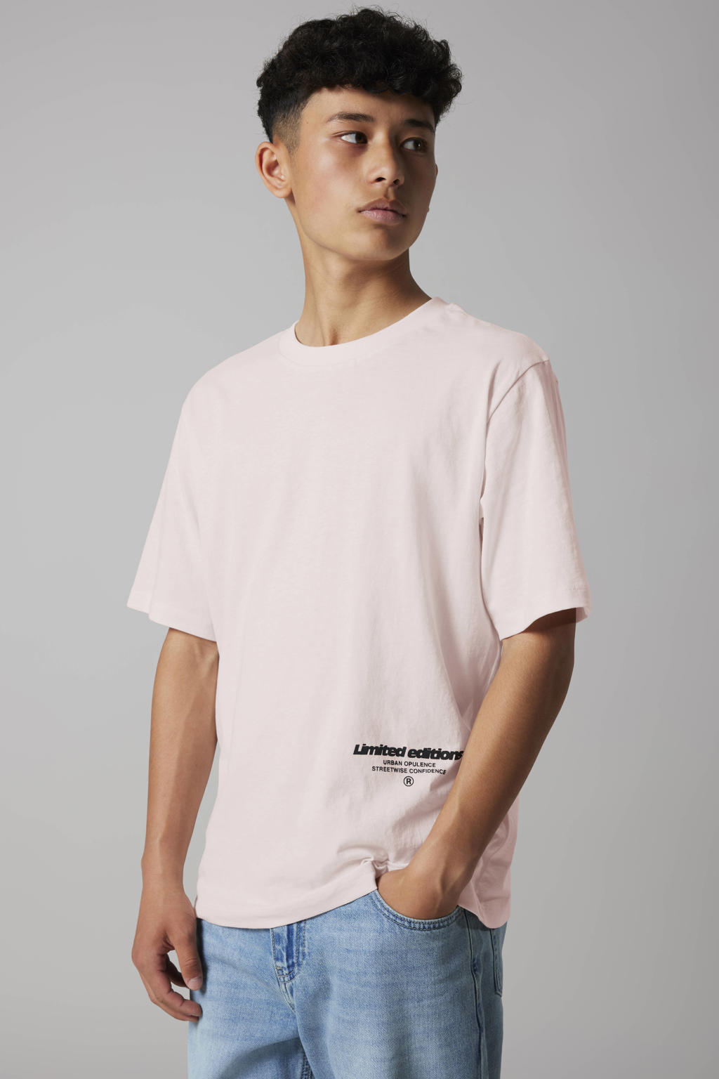 Lichtroze jongens en meisjes LMTD T-shirt van katoen met backprint, korte mouwen en ronde hals