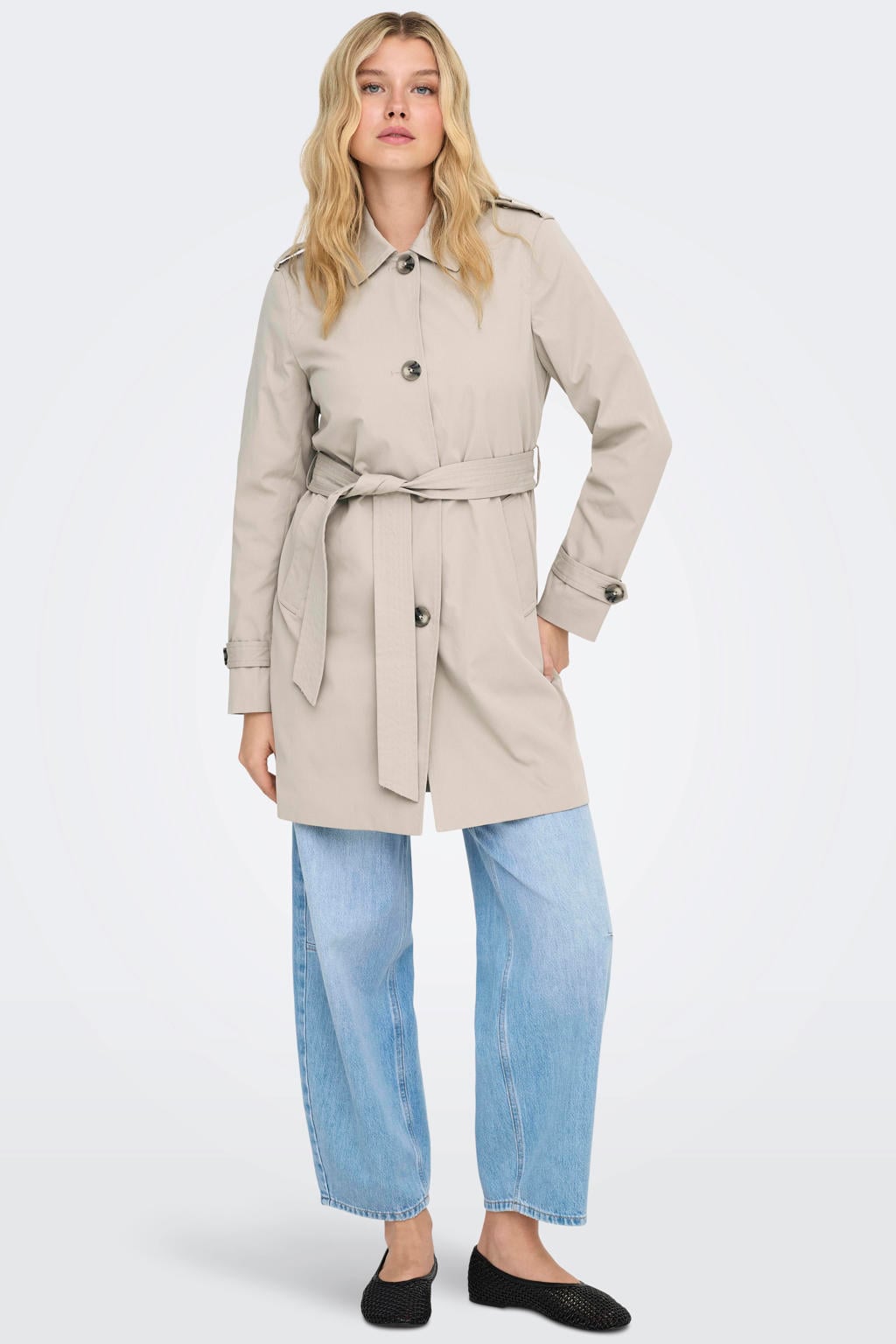 Beige dames ONLY trenchcoat van polyester met effen, lange mouwen, widespread hals, knoopsluiting en ceintuur