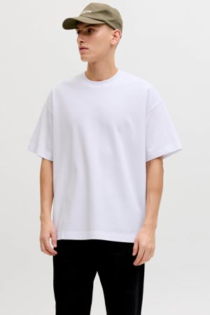 oversized T-shirt wit
