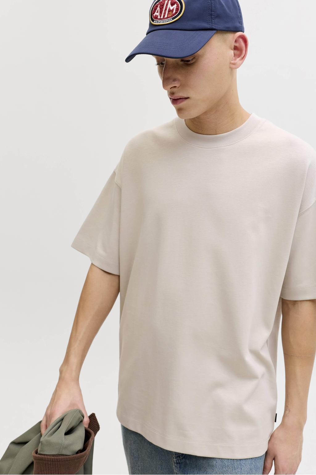 Beige heren JACK & JONES ESSENTIALS oversized T-shirt van katoen met effen, korte mouwen en ronde hals