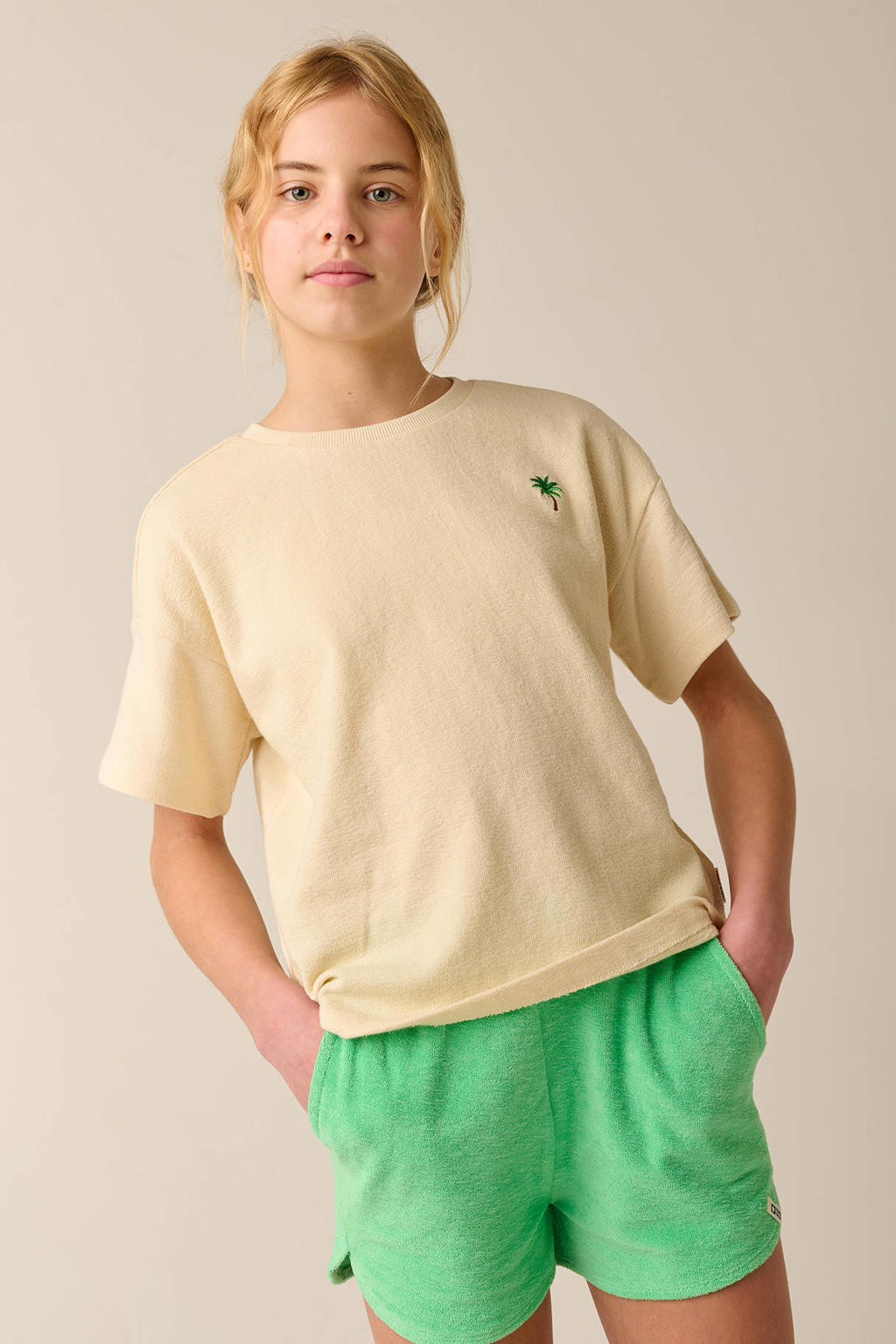 Beige meisjes Tumble 'n Dry T-shirt met backprint, korte mouwen, ronde hals en borduursels