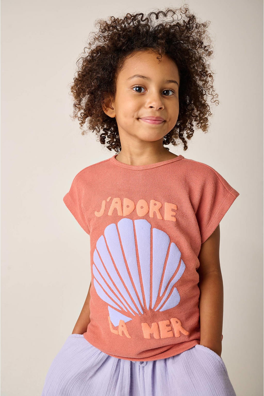 Oudroze meisjes Tumble 'n Dry T-shirt met printopdruk, korte mouwen, ronde hals en knoopsluiting