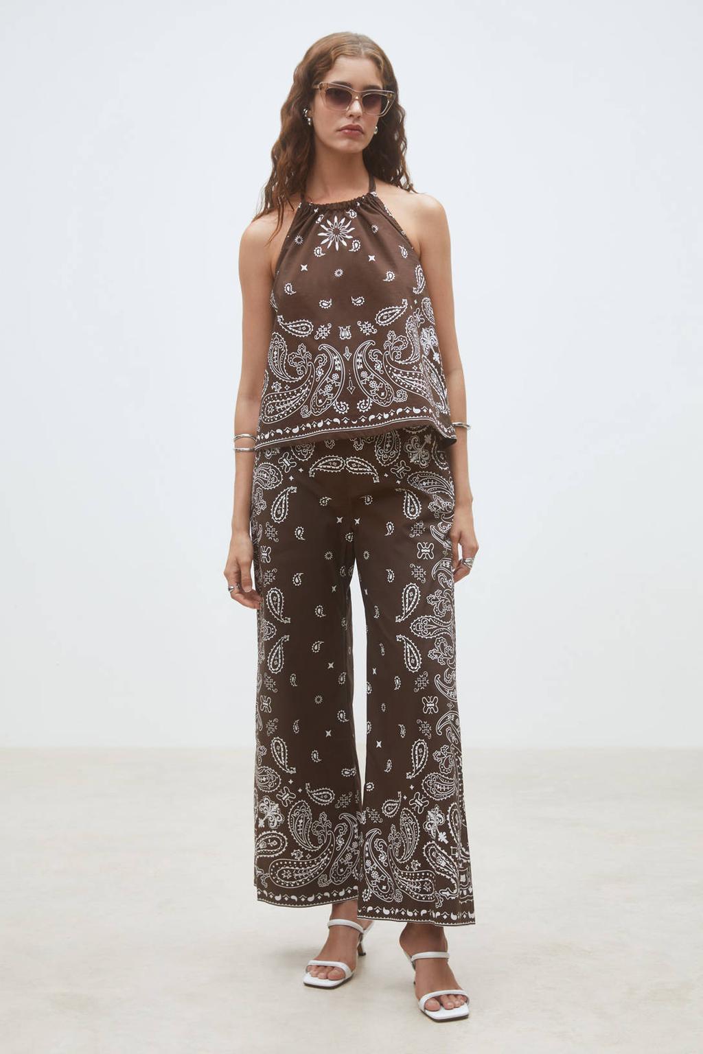 Bruin en ecru dames Suncoo top print met paisley print en halterkraag