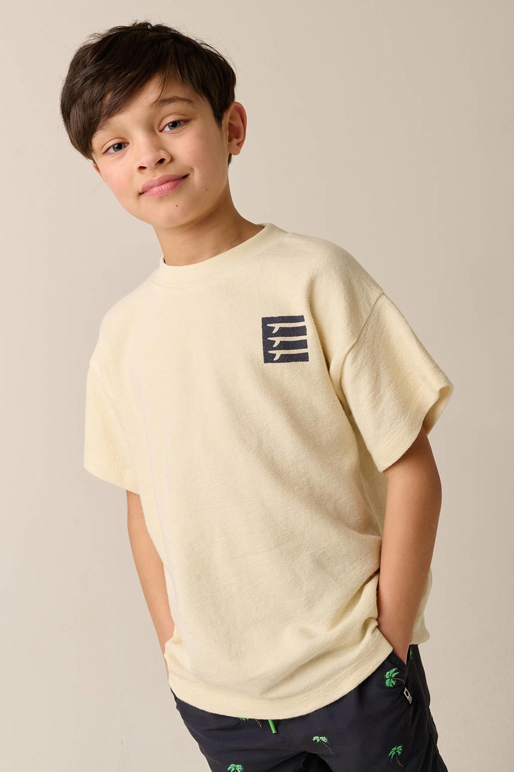 Beige jongens Tumble 'n Dry T-shirt met backprint, korte mouwen en ronde hals