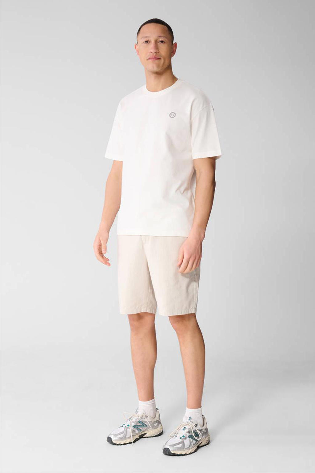 Ecru heren Shoeby regular T-shirt van katoen met logo dessin, korte mouwen en ronde hals