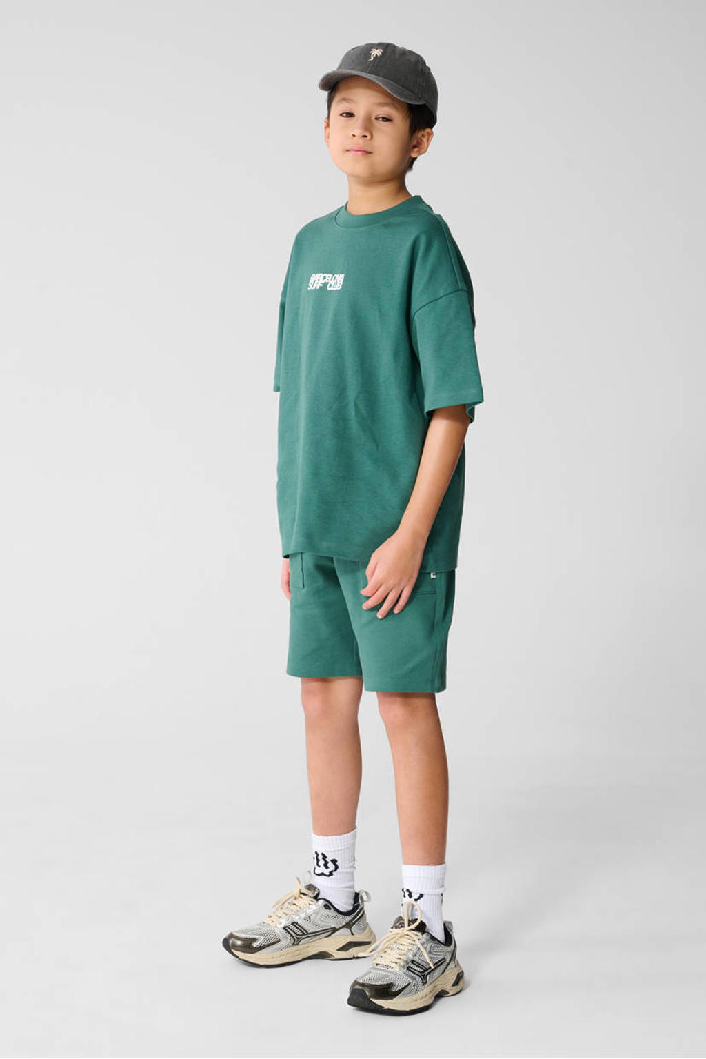 Donkergroene jongens Shoeby regular waist sweatshort met elastische tailleband met koord en effen