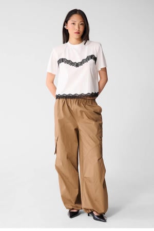 T-shirt wit