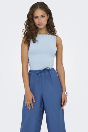 mouwloze top