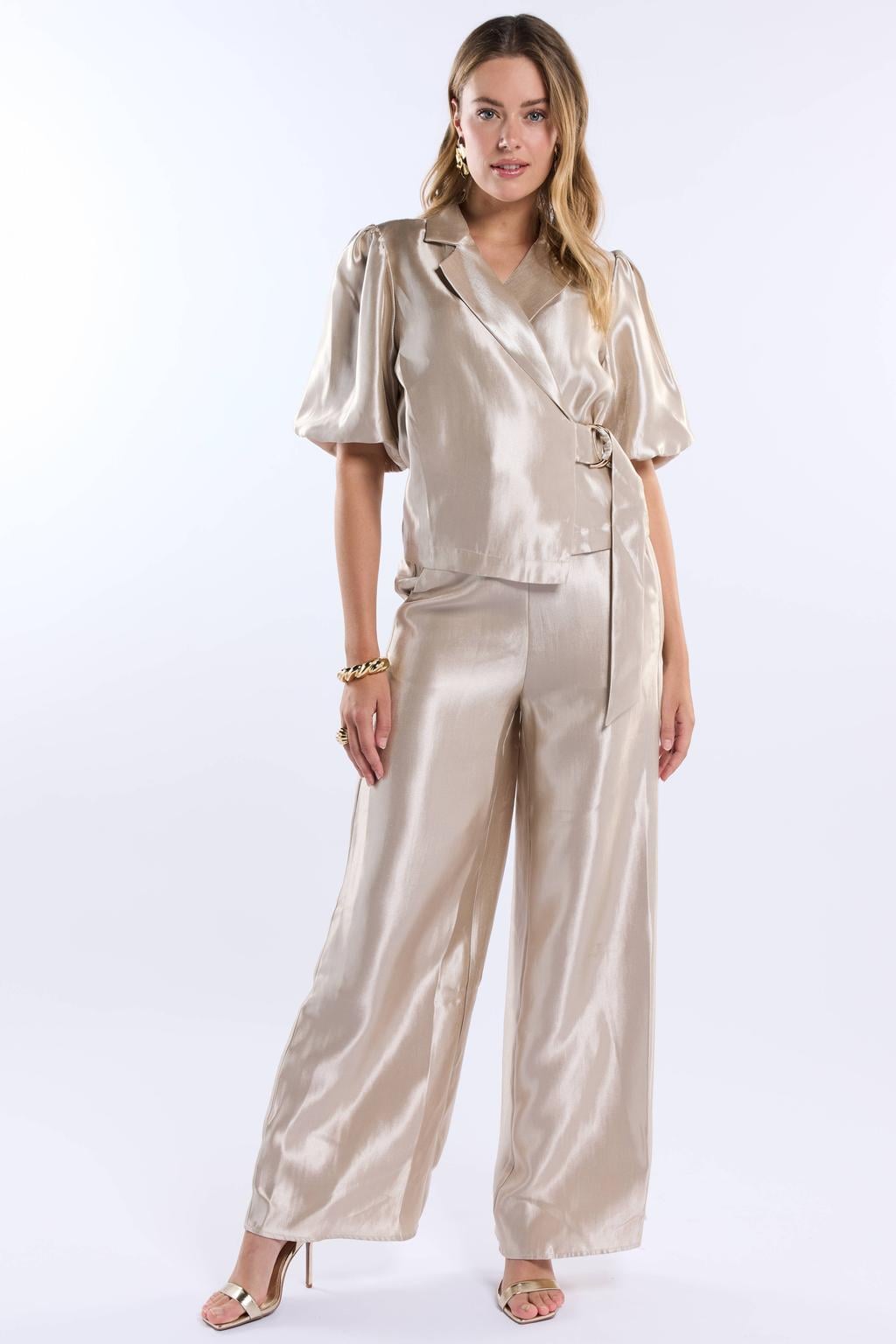 Champagne dames Freebird blouse van viscose met effen, korte mouwen, overslagkraag, gesp en glimmend detail