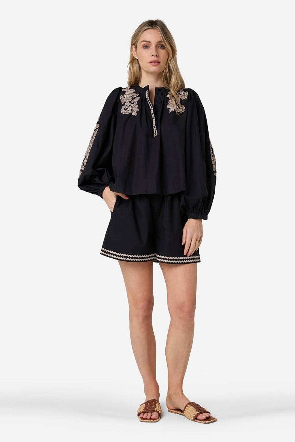 Zwart en ecru dames IBANA top met effen, lange mouwen, ronde hals en borduursels