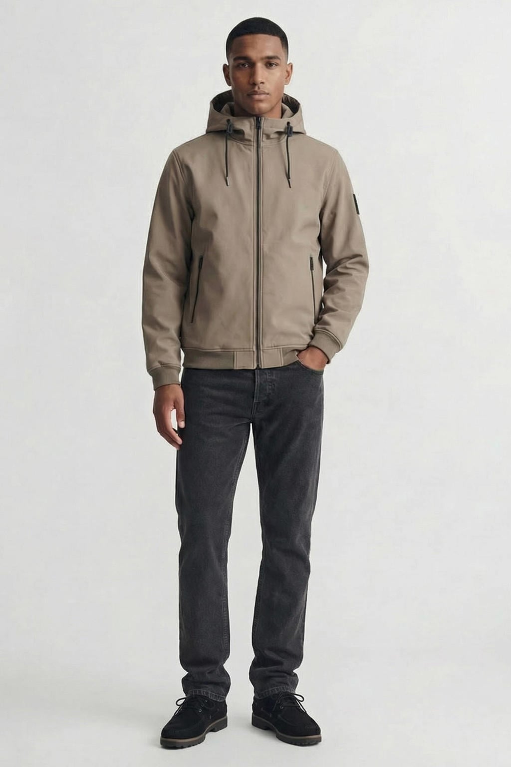 Lichtbruine heren JACK & JONES ESSENTIALS softshell jas van polyester met effen, lange mouwen, capuchon en ritssluiting