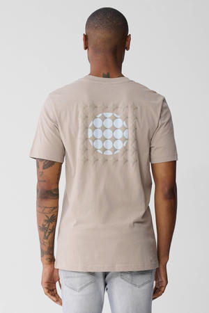regular T-shirt bruin