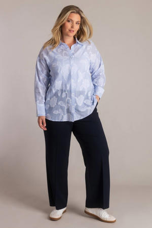 gebloemde blouse lichtblauw