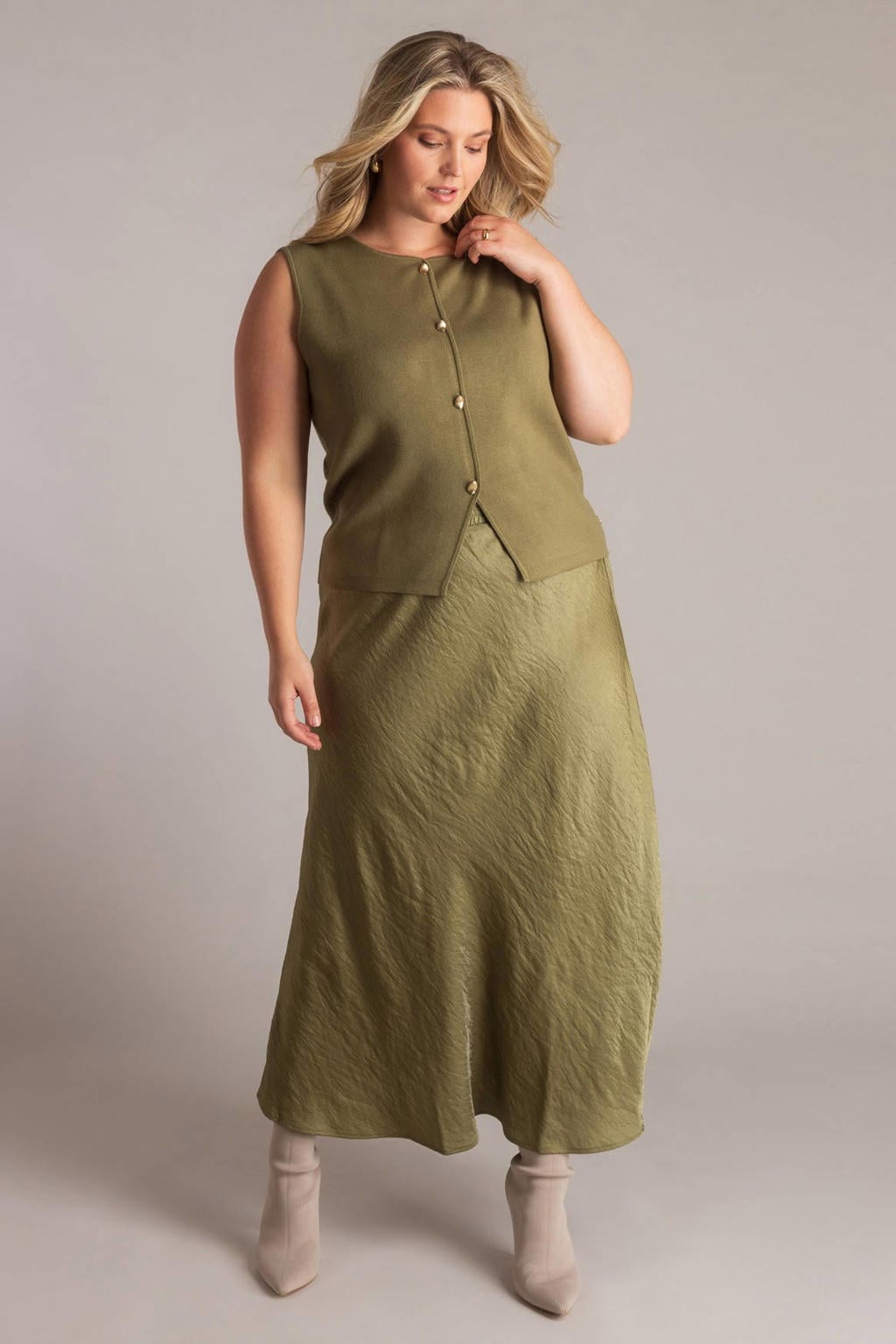 Olijfgroene dames Yest Curve gilet van viscose met effen, V-hals en knoopsluiting
