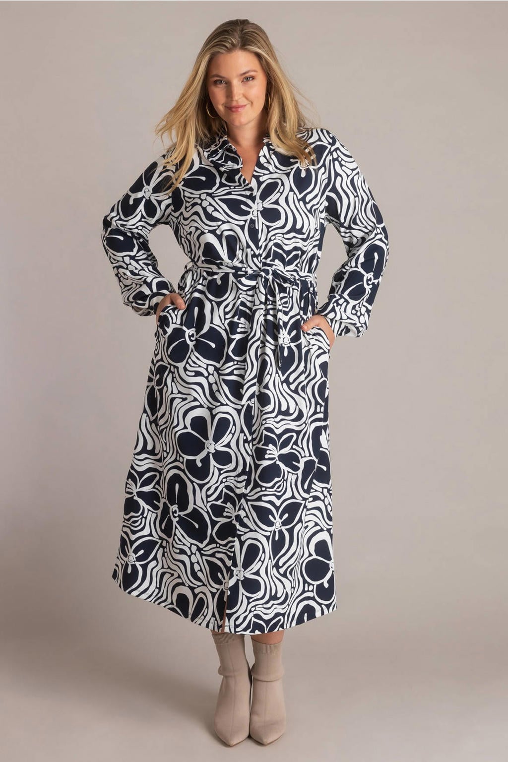 Donkerblauw en witte dames Yest Curve blousejurk travelstof met bloemenprint, lange mouwen en klassieke kraag