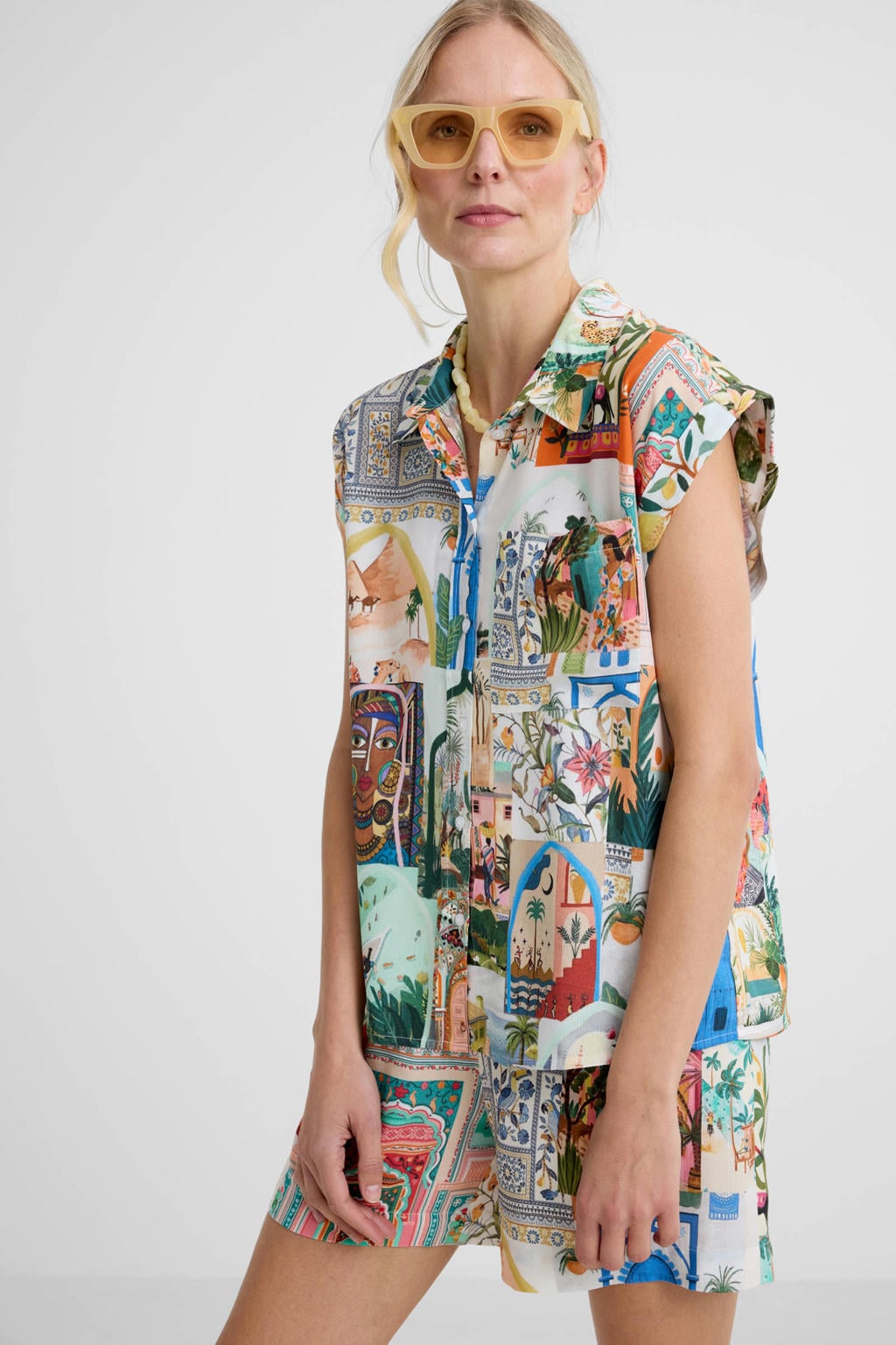 Groen, blauw en ecru dames Geisha blouse van viscose met klassieke kraag en knoopsluiting