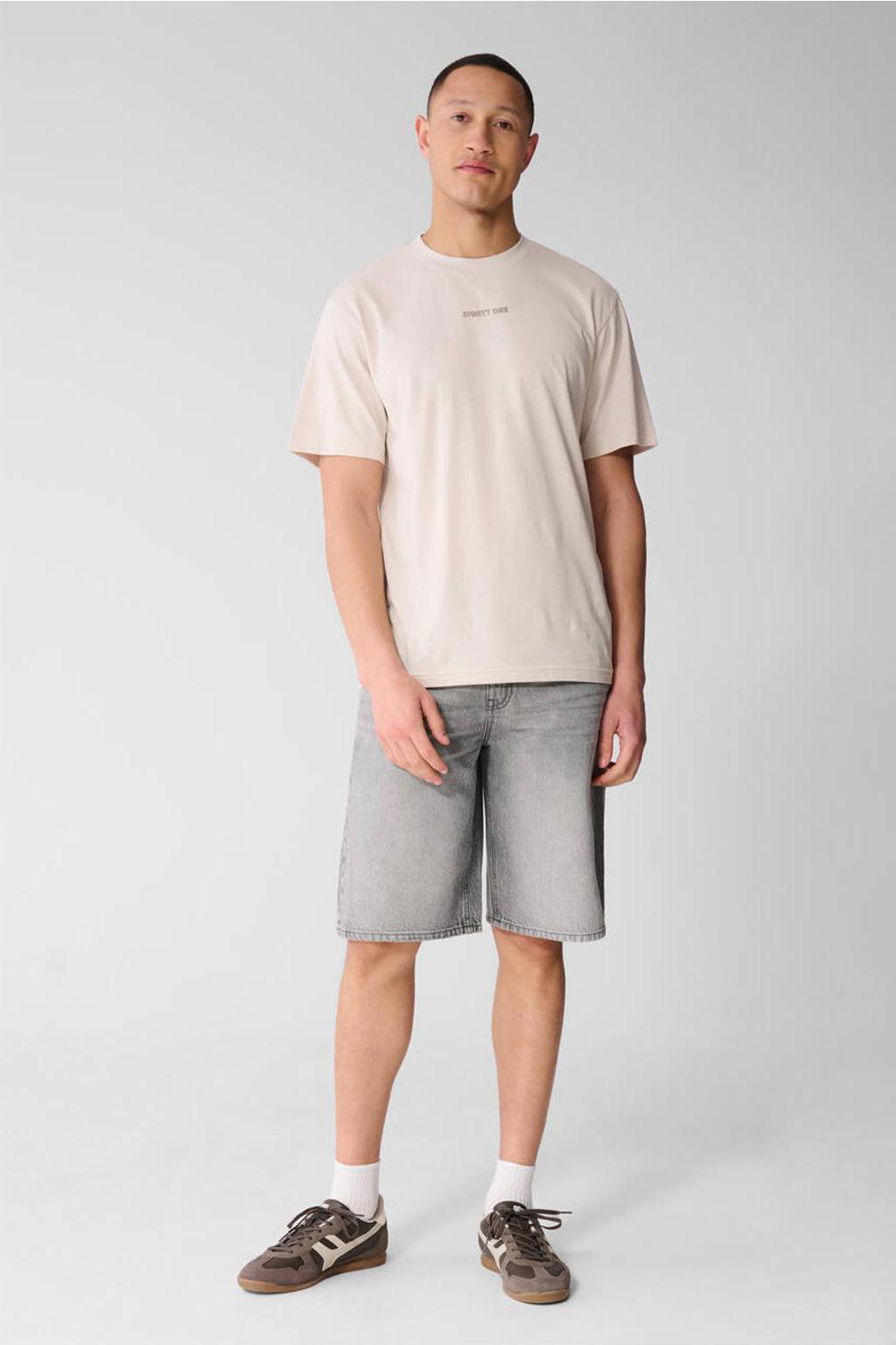 Lichtgrijze heren Shoeby regular T-shirt van katoen met effen, korte mouwen en ronde hals