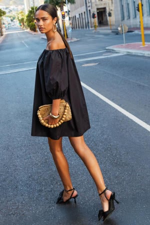 off shoulder jurk zwart