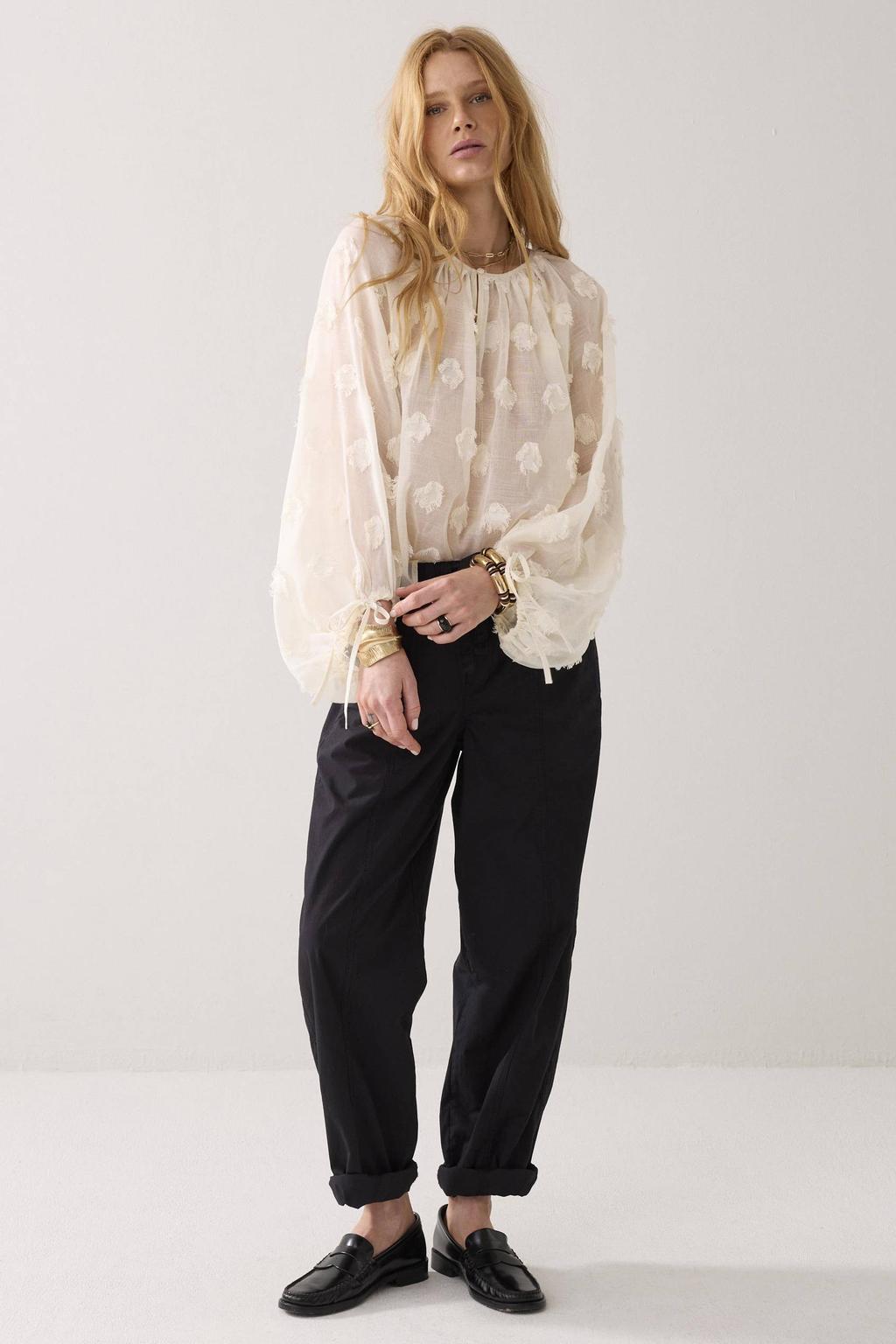 Ivoorkleurige dames Summum top van polyester met lange mouwen, ronde hals en borduursels