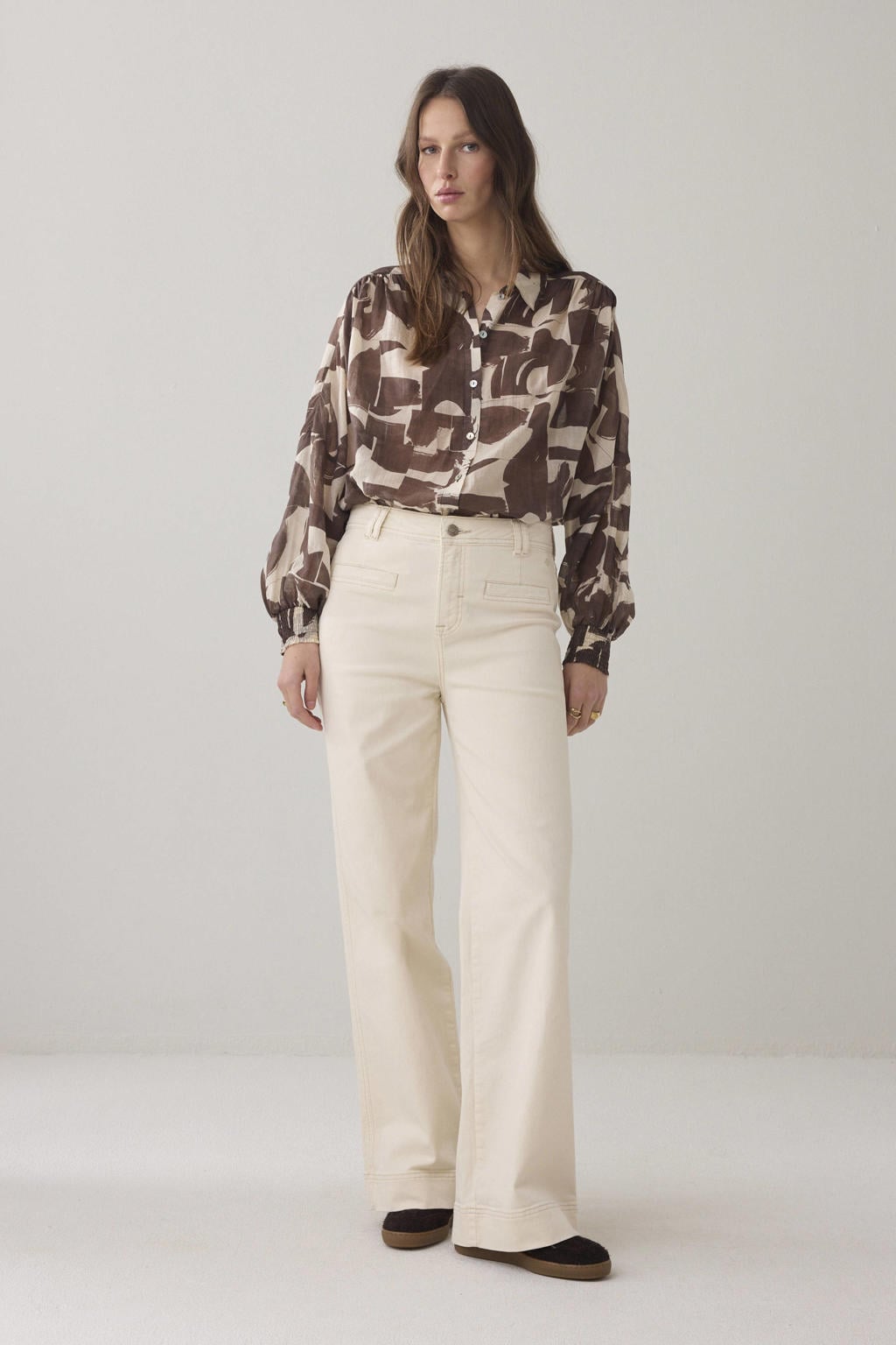 Ecru dames Summum regular waist flared broek van denim met rits- en knoopsluiting en effen