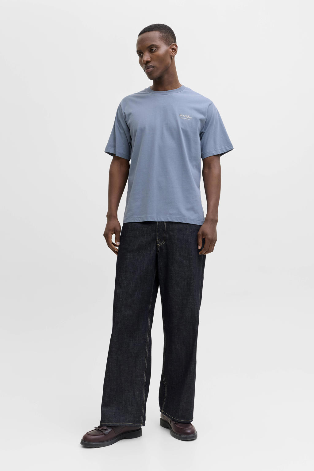 Blauwe heren JACK & JONES ESSENTIALS relaxed T-shirt van katoen met logo dessin, korte mouwen en ronde hals