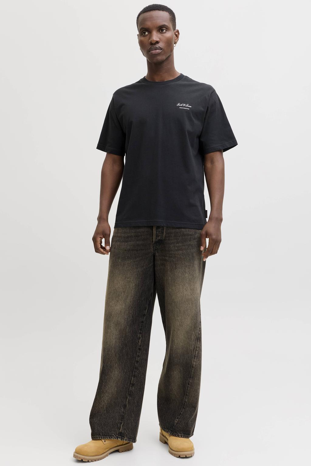 Zwarte heren JACK & JONES ESSENTIALS relaxed T-shirt van katoen met logo dessin, korte mouwen en ronde hals