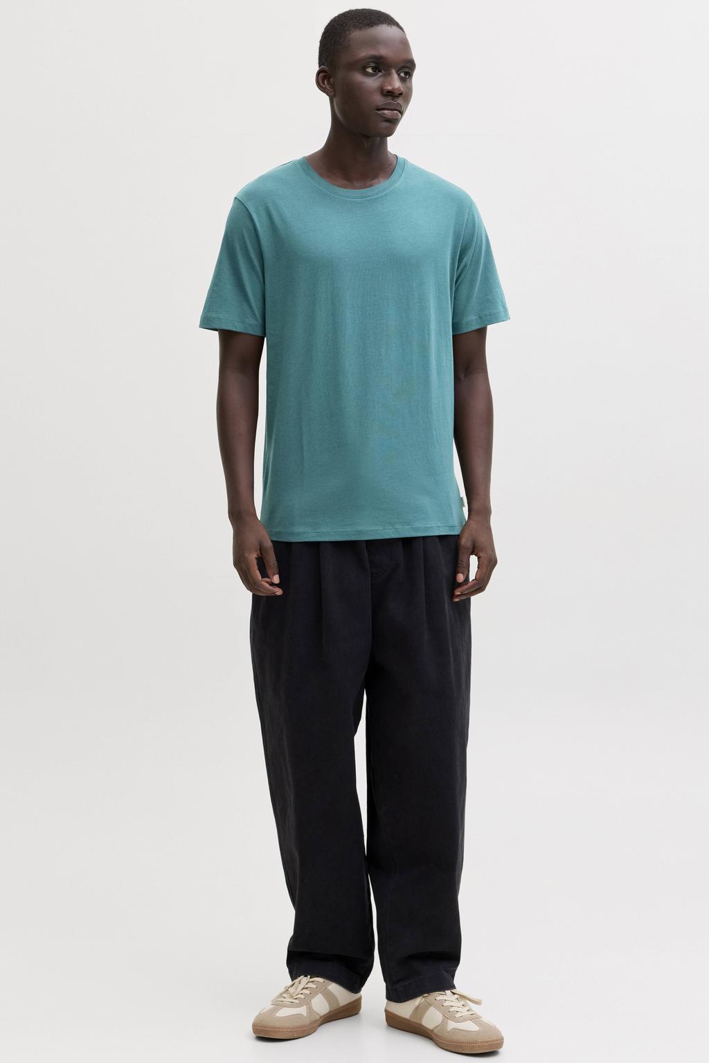Petrolkleurige heren JACK & JONES ESSENTIALS regular T-shirt van katoen met effen, korte mouwen en ronde hals