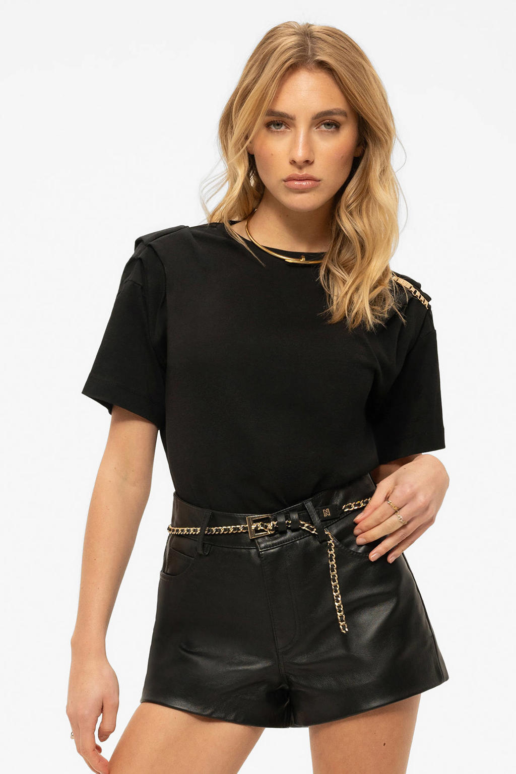 Zwarte dames NIKKIE T-shirt van katoen met effen, korte mouwen en ronde hals