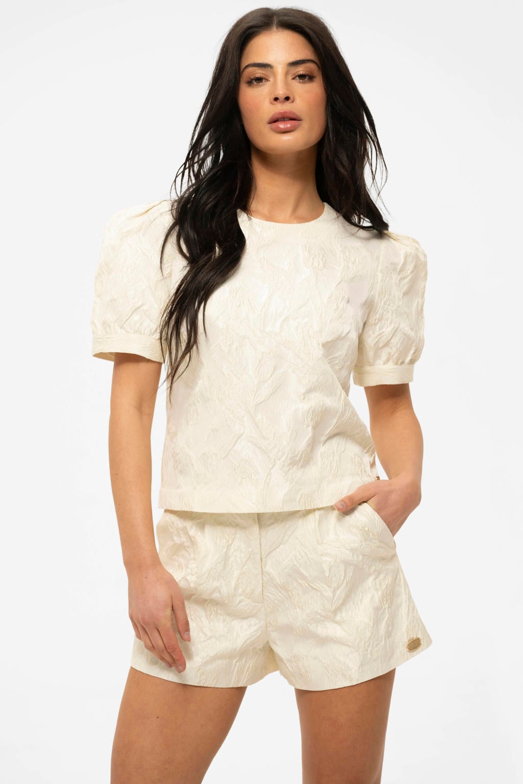 Crème dames NIKKIE regular waist casual short van polyester met rits- en knoopsluiting en effen
