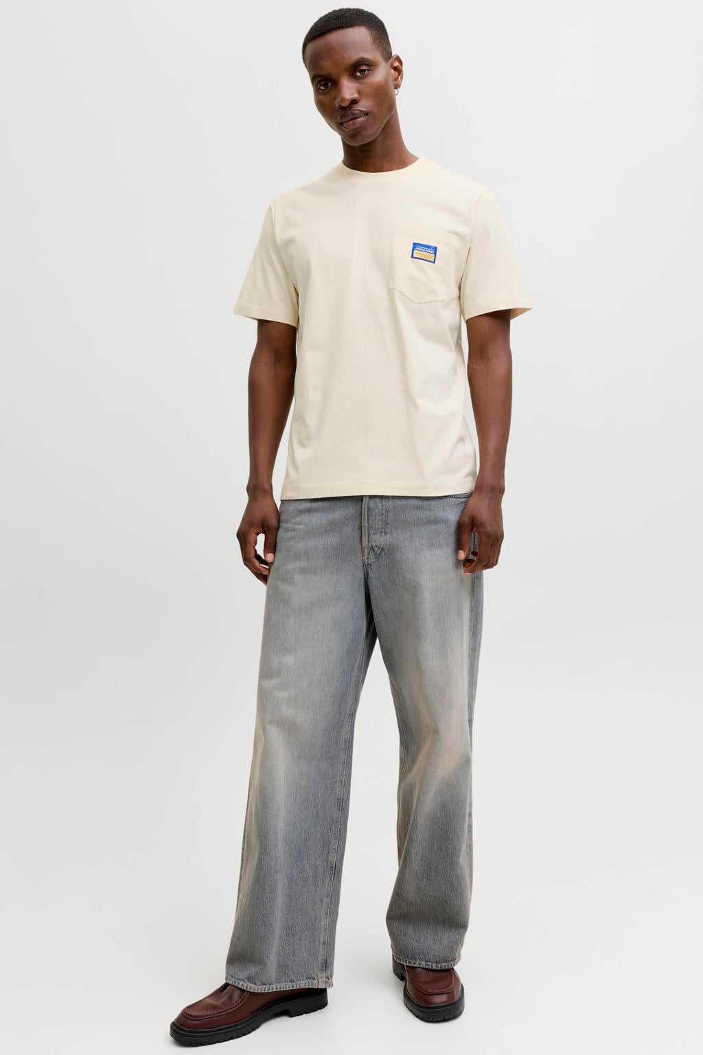 Ecru heren JACK & JONES ORIGINALS regular T-shirt van katoen met logo dessin, korte mouwen en ronde hals