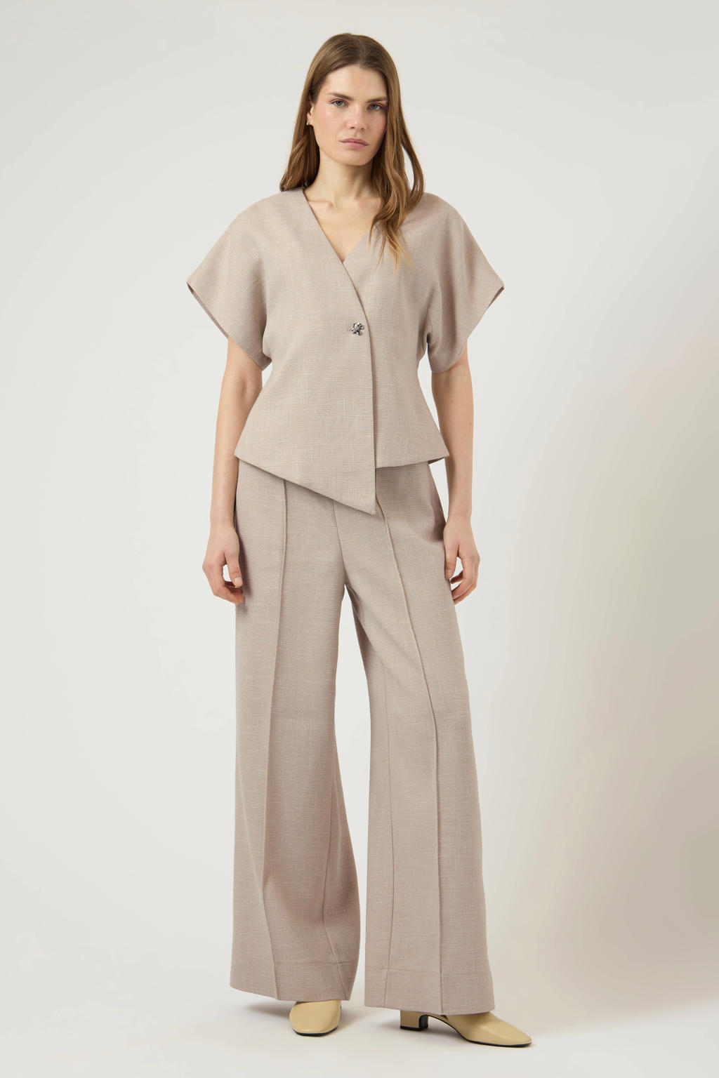 Beige dames YAS asymmetrische top van polyester met effen, korte mouwen en V-hals