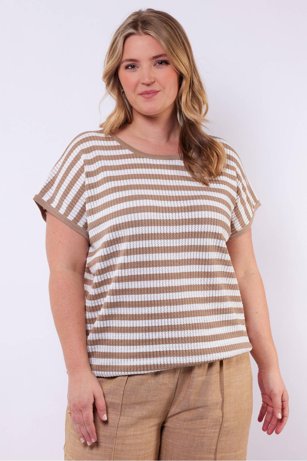 Lichtbruin en witte dames Exxcellent gestreepte top van viscose met korte mouwen en ronde hals