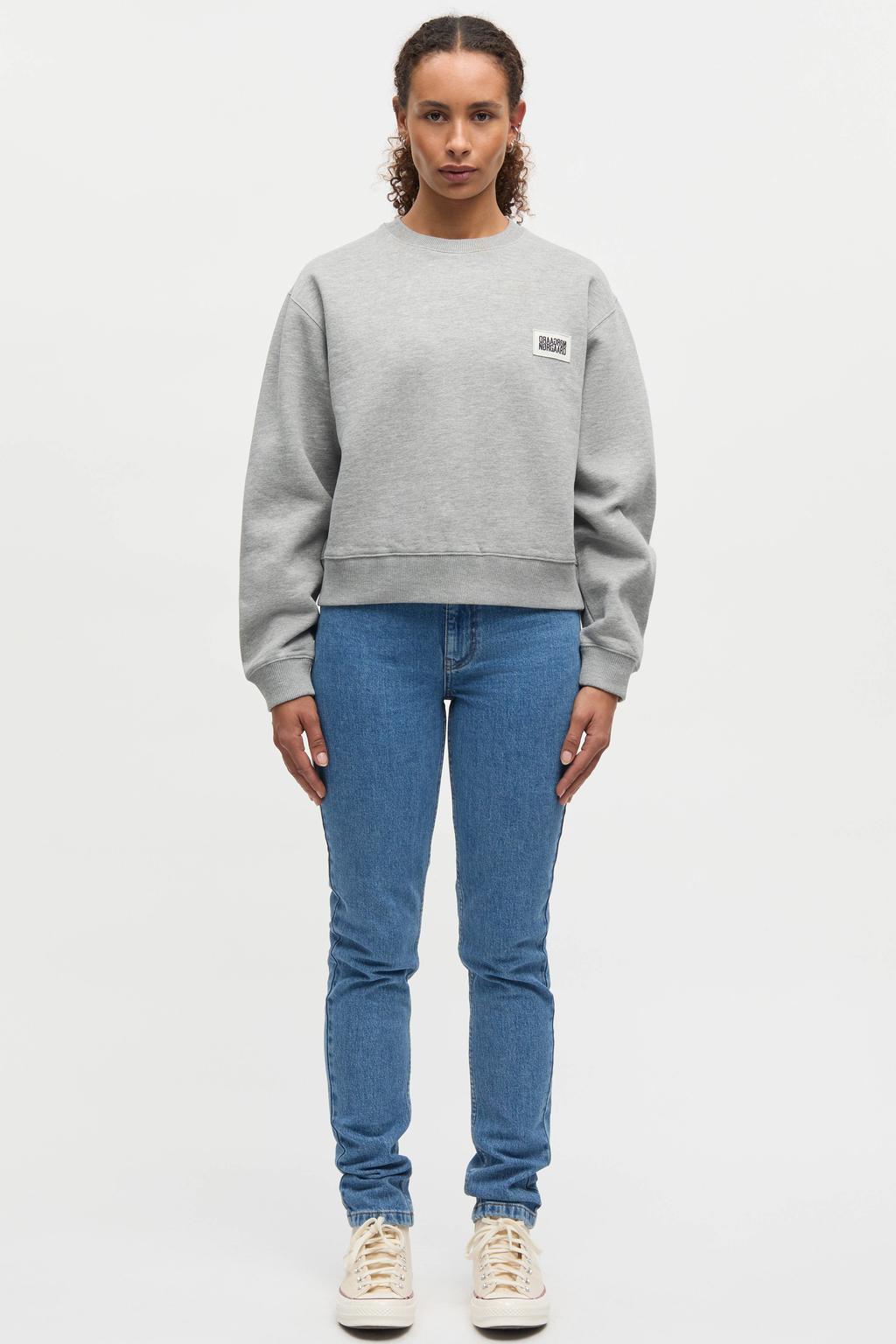 Grijze dames MADS NØRGAARD COPENHAGEN sweater met tekst print, lange mouwen en ronde hals