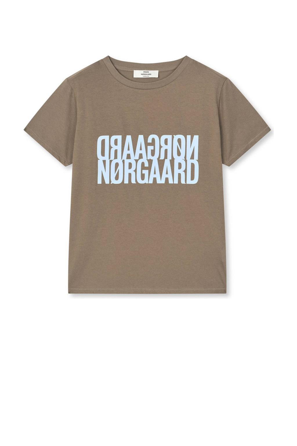Bruin en blauwe dames MADS NØRGAARD COPENHAGEN T-shirt van katoen met tekst print, korte mouwen en ronde hals