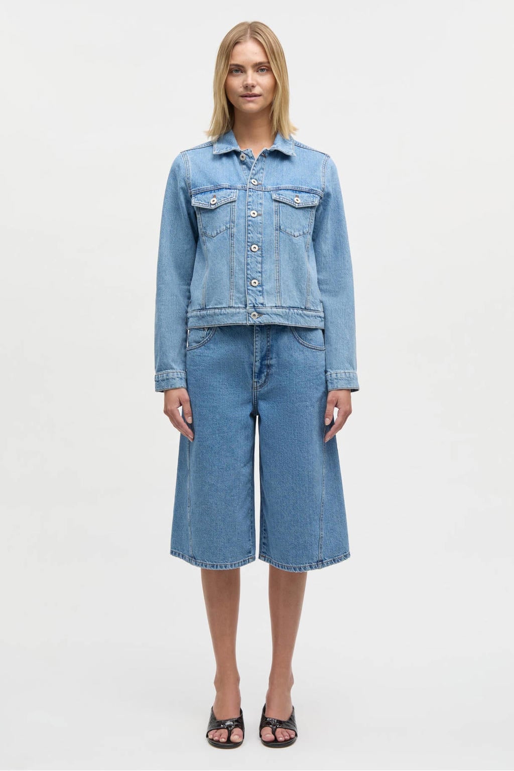 Light blue denim dames MADS NØRGAARD COPENHAGEN high waist short van katoen met loose fit, knoopsluiting en effen
