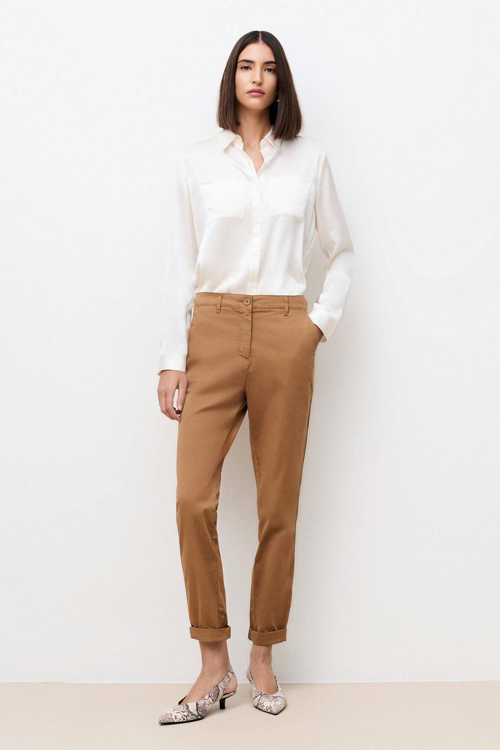 Camelkleurige dames Caroll straight regular waist chino van katoen met rits- en knoopsluiting en effen