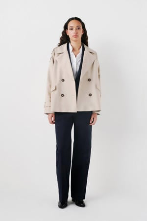 trenchcoat beige