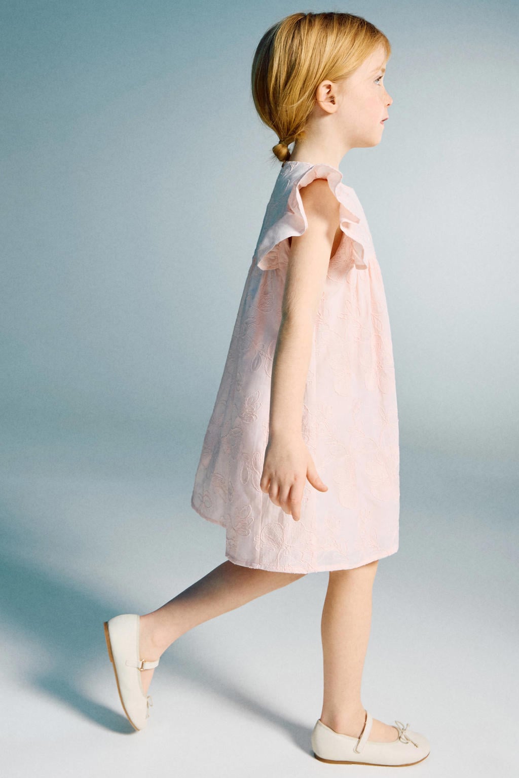 Lichtroze meisjes Mango Kids korte jurk van katoen met effen, korte mouwen, ronde hals, knoopsluiting en borduursels